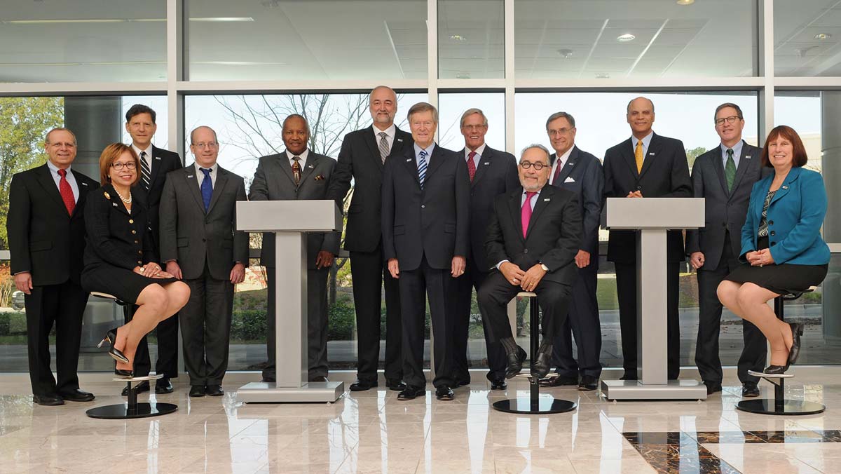 Group photo of the Board of Governers